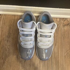 Air Jordan 11 Retro Low GS ‘Cement Gray’ 528896-140 Size 6Y/Women’s 7.5